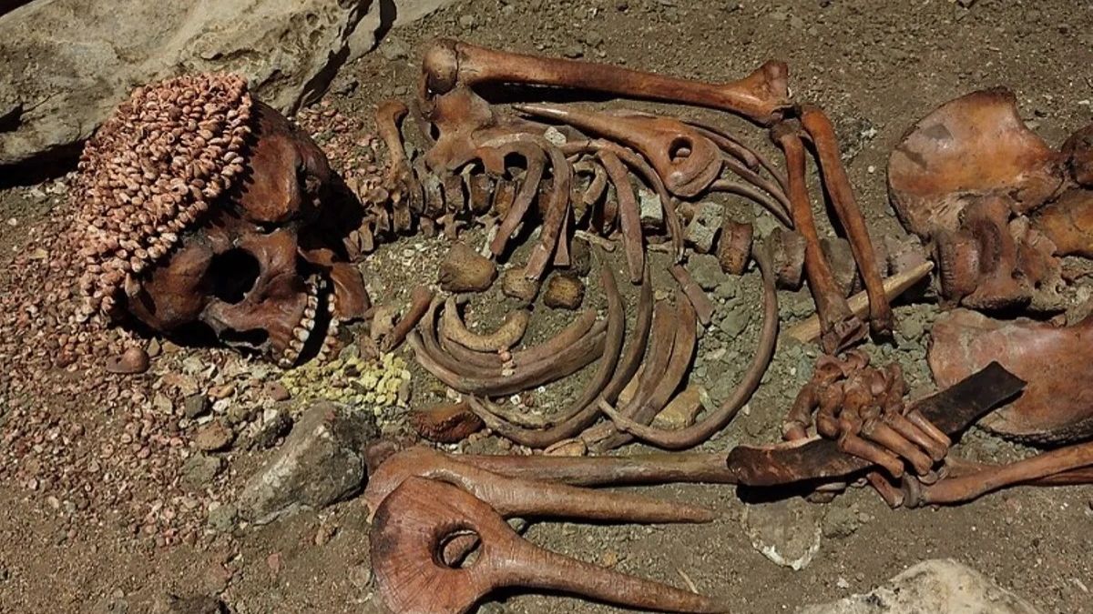 Gravettian burial of Il Principe at Arene Candide Cave in northern Italy
