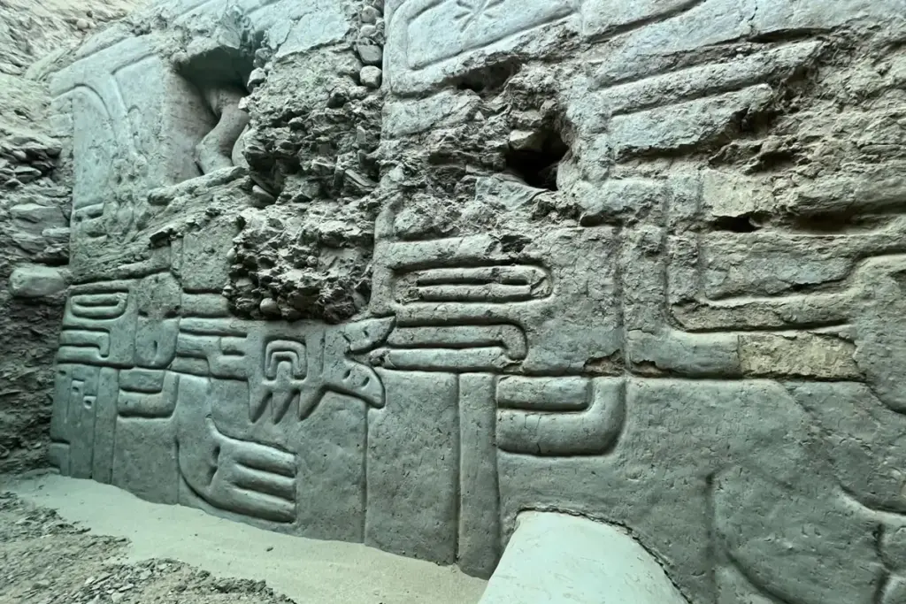 4,000-Year-Old 3D Mural in Peru Named One of 2025’s Biggest Archaeological Discoveries