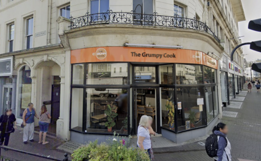Reform council leader threatens to report cafe owner to police after feeding children for free