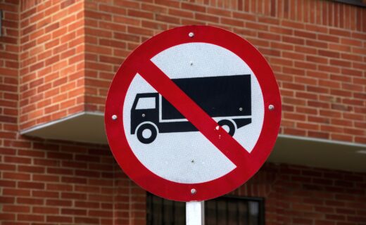 HGVs to face new road signs blocking larger vehicles from key routes under fresh plans