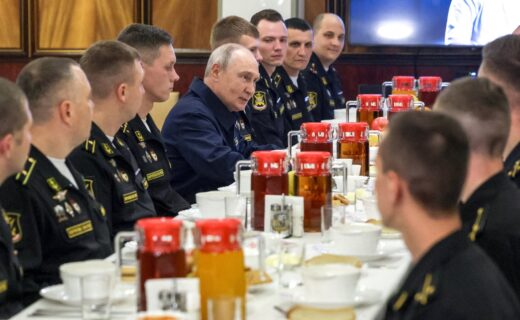 Vladimir Putin reignites WW2 row after 'absolutely unacceptable' visit to disputed islands