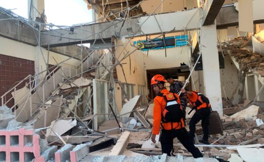 Five dead after powerful 7.7 magnitude earthquake strikes Indonesia