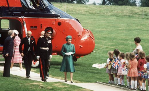 Queen Elizabeth insisted on jubilee visit to Northern Ireland despite IRA threats, files show
