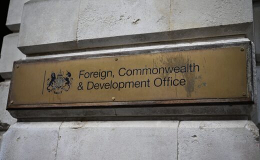 Foreign Office issues fresh US travel warning as Britons told flights could be cancelled at 11th hour
