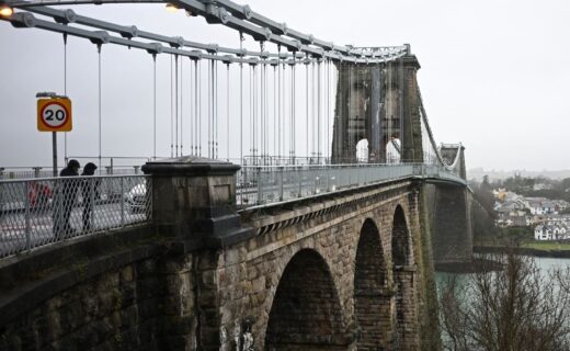 Drivers slammed for 'throwing bottles of urine' at road workers repairing major bridge
