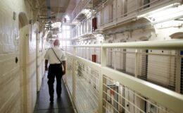 White Britons forced to convert to Islam by organised Muslim prison gangs