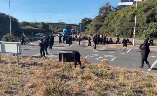 Kent Police slammed for 'slow' response to anti-migrant Dover protest as force labelled a 'failure'