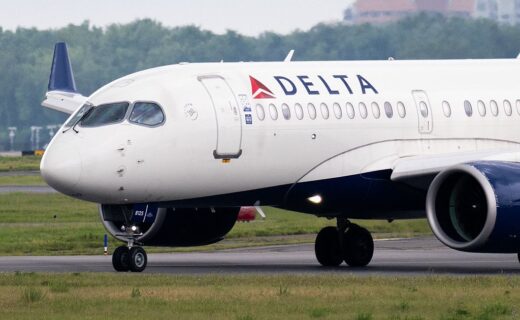 Jet plunges 27,000 feet in just 10 minutes as passengers panic amid 'extremely rare' phenomenon