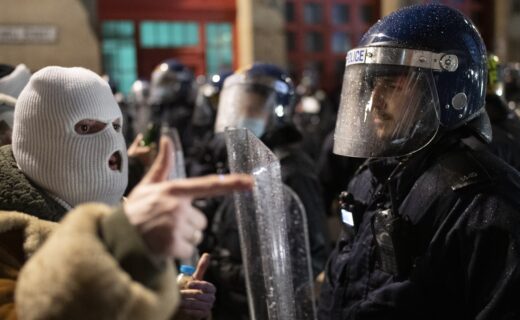 Police enforce power to arrest anybody wearing face coverings at Portsmouth protest
