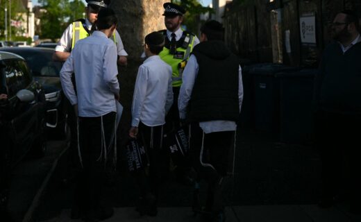 Three Jewish schoolboys assaulted while travelling on London bus